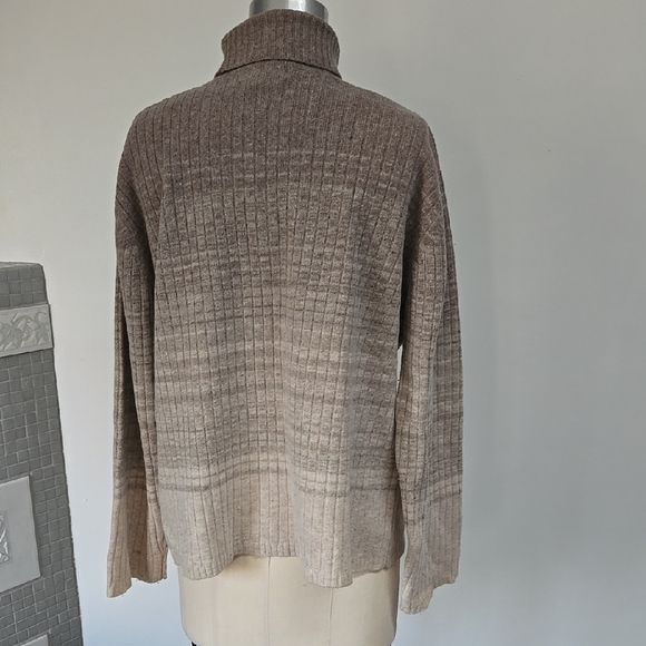Evan Picone Cream and Tan Turtleneck Sweater with Cowl Neck - Picture 3 of 3